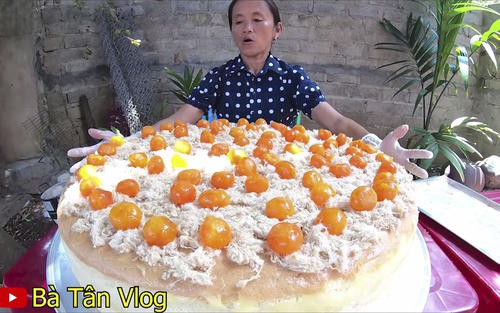 Bà Tân Vlog lại bị dân mạng la ó vì quảng cáo bất chấp, nấu nồi đuôi bò đã hầm đủ thứ gia vị lại còn cho thêm cả loại sữa này!?-4