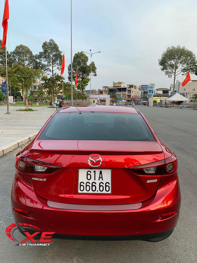 Chủ nhân chiếc Mazda 3 BKS 61A- 666.66 đã bán xe với giá 2 tỉ đồng sau khi chở người yêu mấy vòng-4