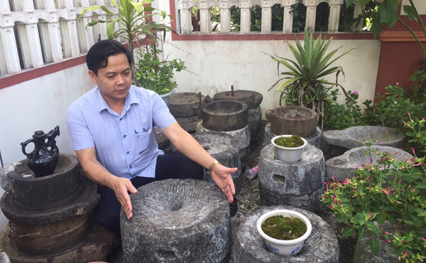 Chuyện lạ Lào Cai: Đồ khùng đáng yêu ôm bao nhiêu nồi đồng cối đá-1