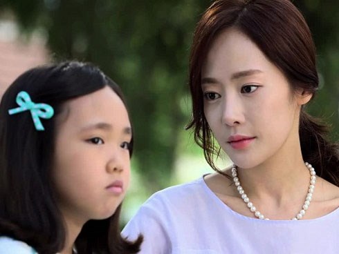 Con riêng của chồng đổi vạ 