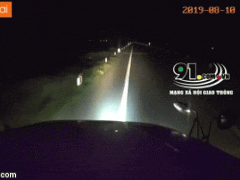 Tài xế ngủ gật bị xe tải kéo rê hơn 4km trên đường cao tốc-1