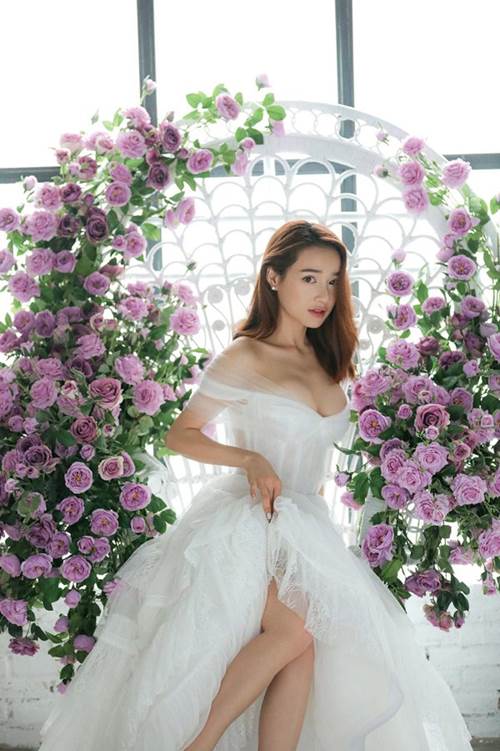 Hoàn hảo như Nhã Phương cũng gặp phải sự cố thời trang đến tím tái mặt-4