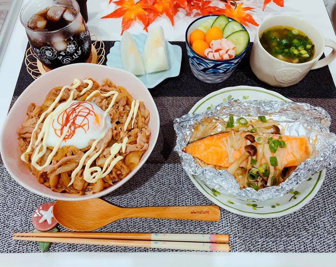 8X nấu ăn tuyệt ngon cho chồng Nhật, hội chị em vào đùa thế này ai còn dám ăn phở-8