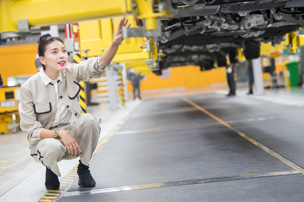 Ngô Thanh Vân trở thành đại sứ thương hiệu VinFast-9