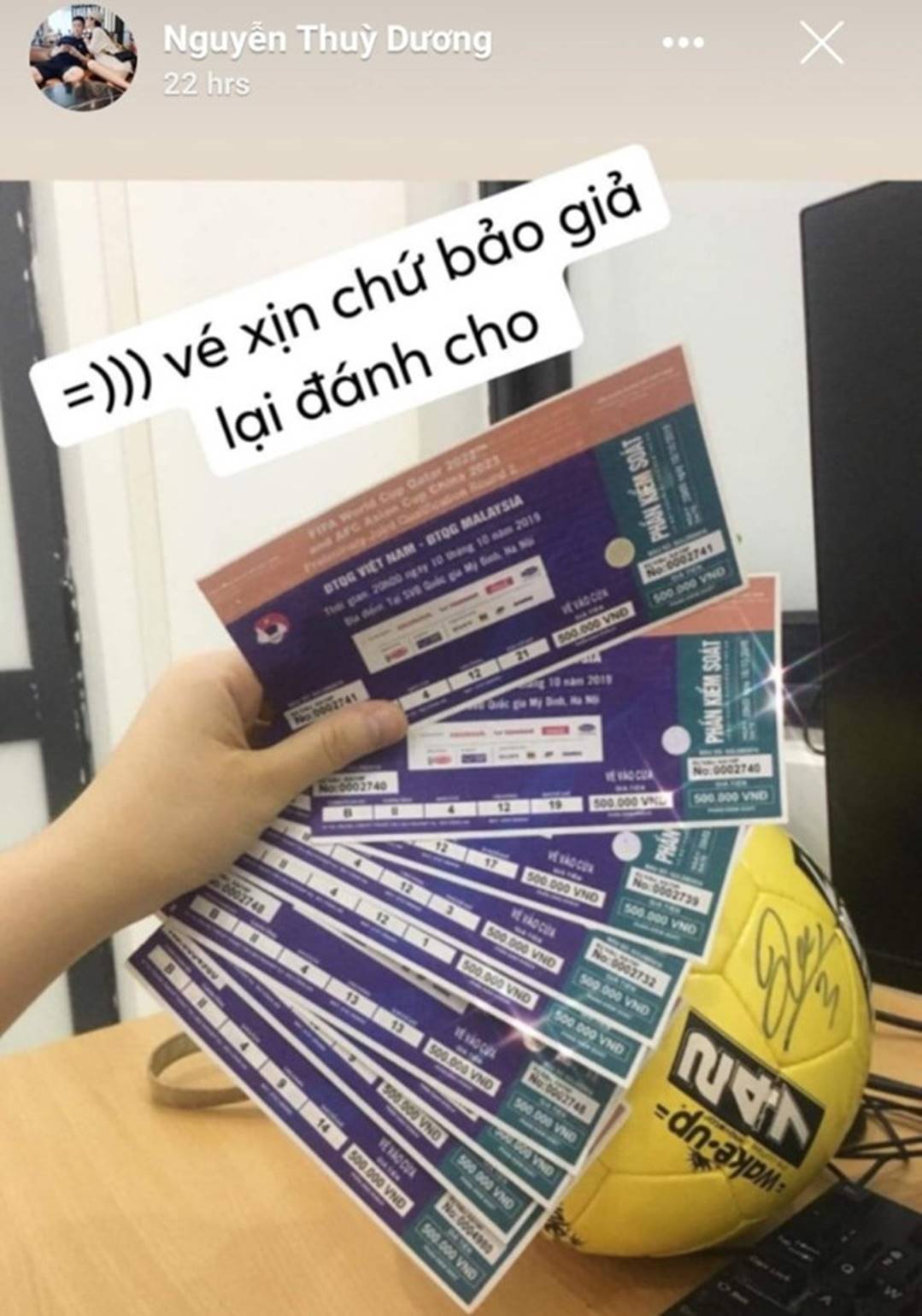 Dàn bạn gái cầu thủ đăng ảnh khoe vé VIP xem trận Việt Nam - Malaysia-4