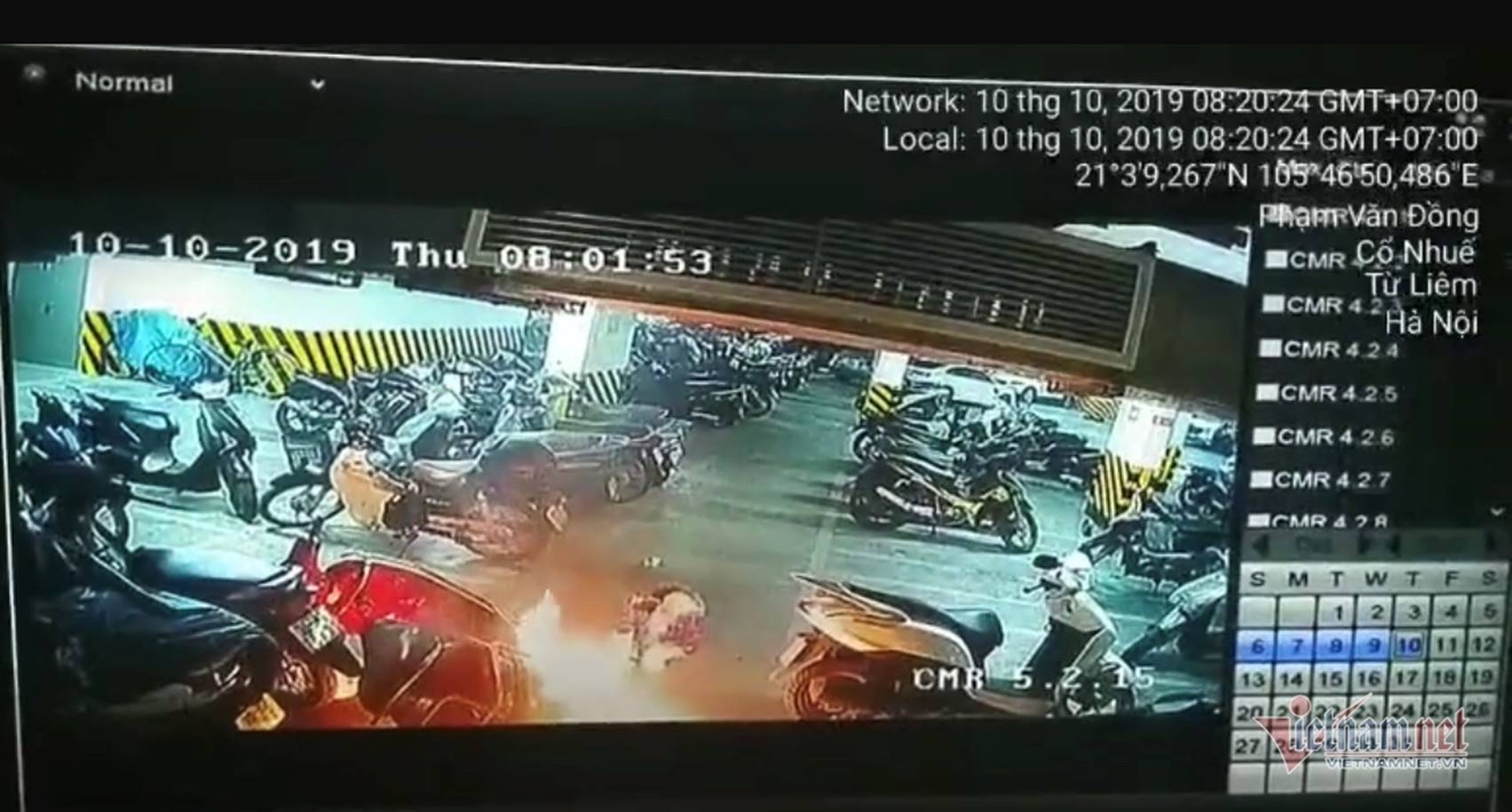 Xe máy bất ngờ bốc cháy dữ dội dưới hầm chung cư ở Hà Nội-1