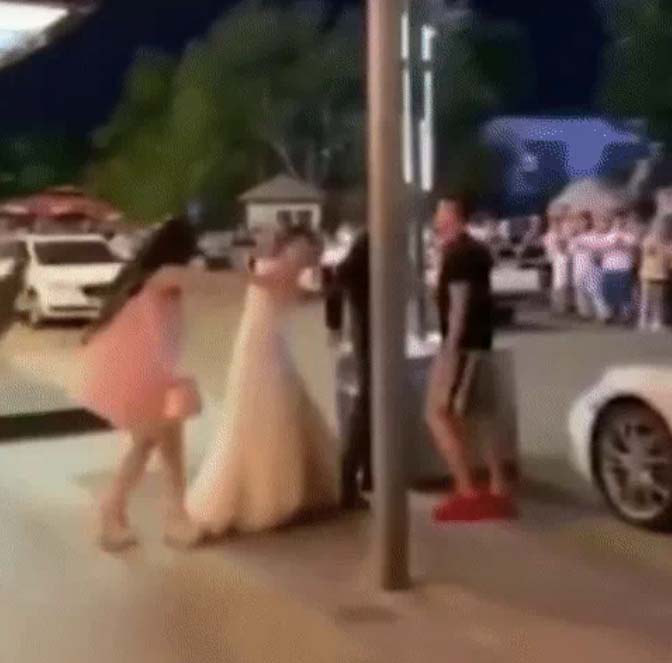 Mặc váy cưới đến cầu hôn, cô gái bị cự tuyệt không thương tiếc, chồng cũ đến can thiệp mới biết danh tính của nam chính-6