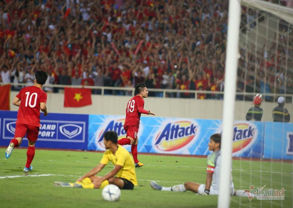 Tuyển Việt Nam và Malaysia 1-0:  Quang Hải tỏa sáng giúp Việt Nam đánh bại Malaysia-5
