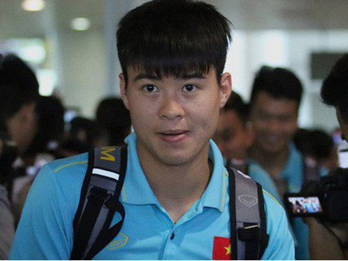 Hàng ngàn CĐV xuống đường đi bão, đốt pháo ăn mừng chiến thắng 1-0 của tuyển Việt Nam trước Malaysia-21