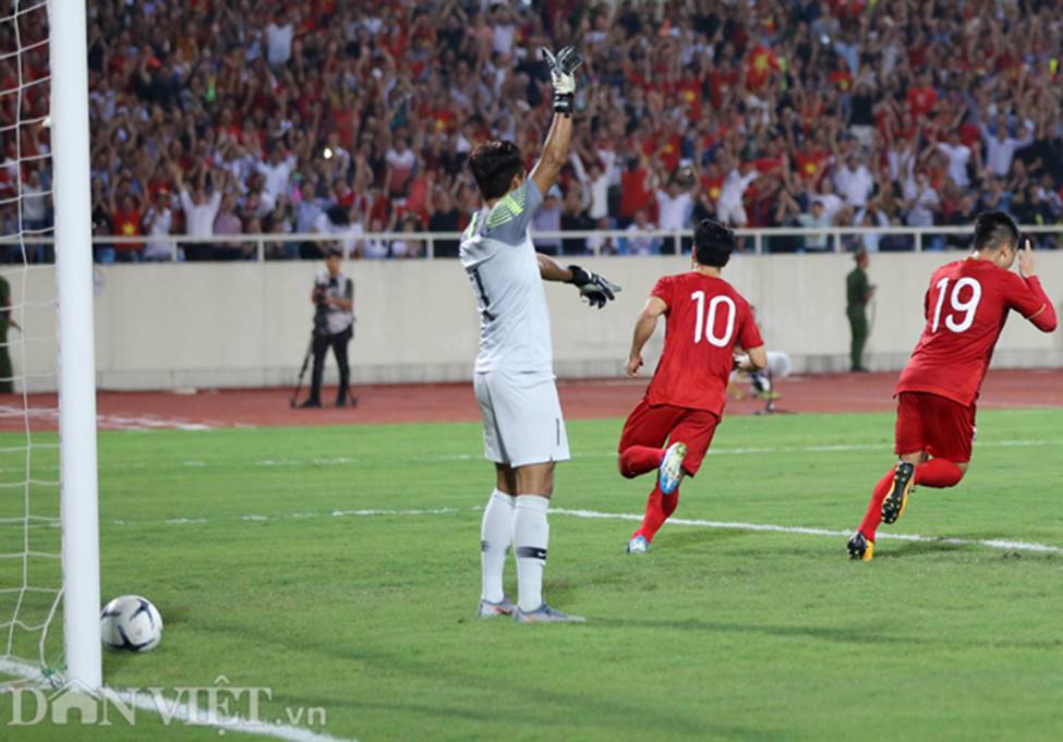 Ảnh: Những pha tấn công rực lửa và bàn thắng đẳng cấp của Quang Hải-4