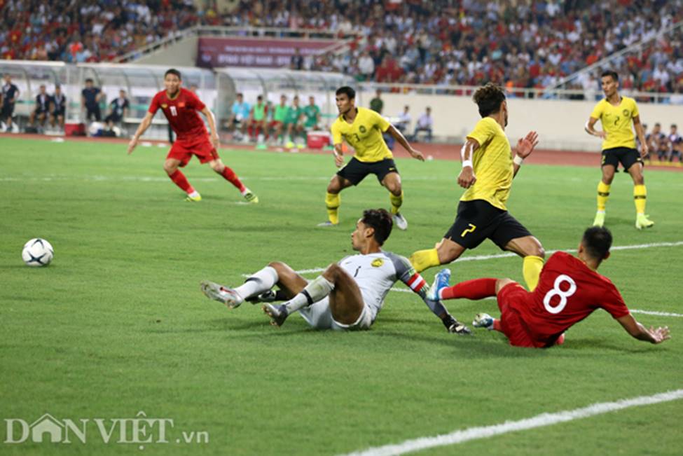 Ảnh: Những pha tấn công rực lửa và bàn thắng đẳng cấp của Quang Hải-8