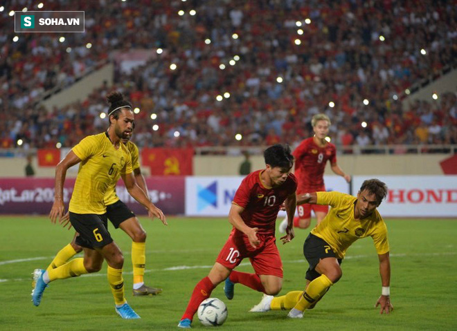 CĐV Việt Nam động viên ĐT Malaysia, còn CĐV châu Á cạn lời để khen thầy trò HLV Park Hang-seo-2