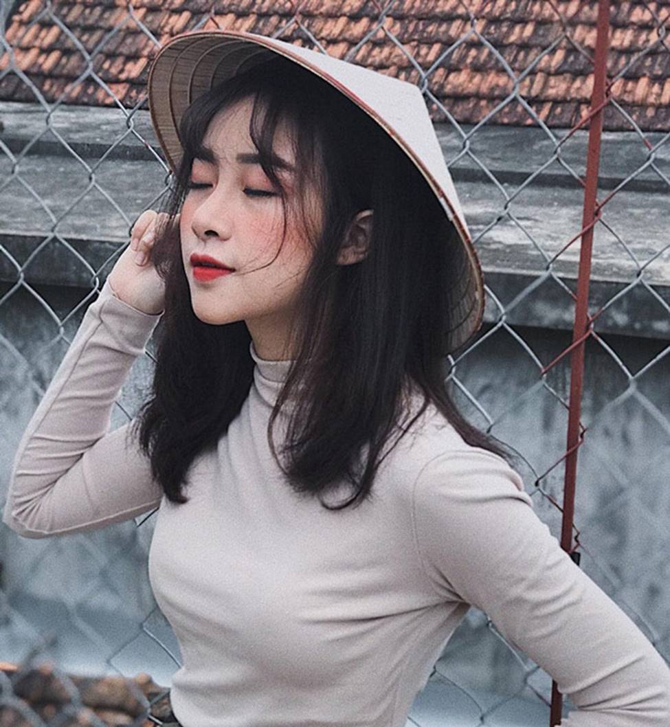 Phan Văn Đức có bóng hồng mới xinh đẹp, gợi cảm thế này đây!-5