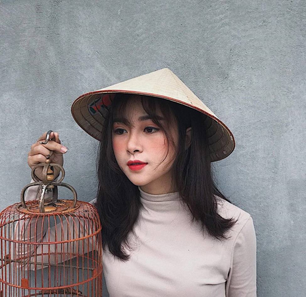 Phan Văn Đức có bóng hồng mới xinh đẹp, gợi cảm thế này đây!-7