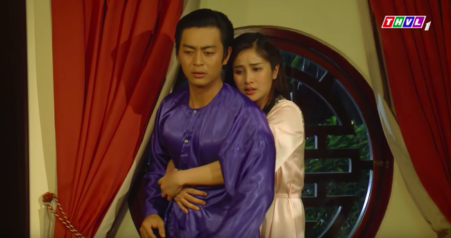 Tiếng sét trong mưa: Cảnh 18+ lại xuất hiện, Hạnh Nhi mặc áo hở hang, nửa đêm tìm con chồng ân ái-6