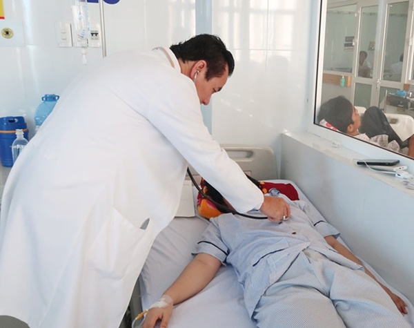 Cô gái 25 tuổi đột quỵ nghi do dùng thuốc tránh thai kéo dài-1