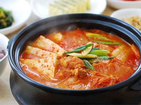 Chỉ cần 3 bước có ngay món canh kim chi đậu phụ 