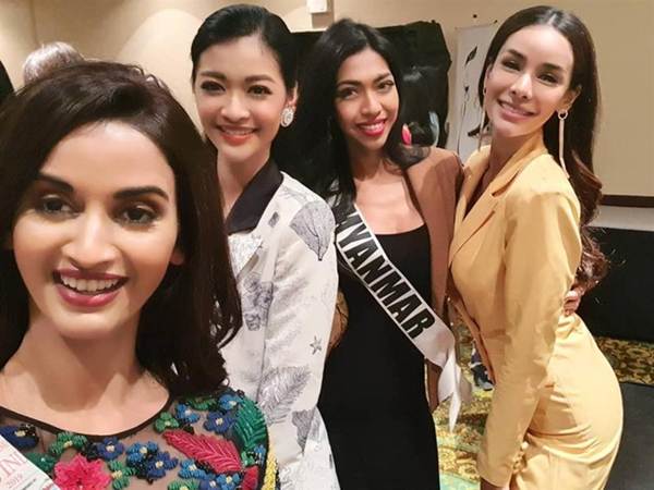 Minh Tú đốt mắt fans khi khoe body nóng bỏng với nội y ren xuyên thấu-14