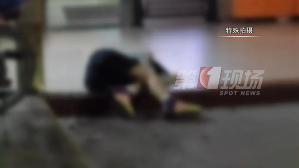 Con gái 14 tuổi bỏ học không về nhà ban đêm, mẹ âm thầm theo dõi và tình cờ cứu được nhiều người khiến ai cũng thán phục-3