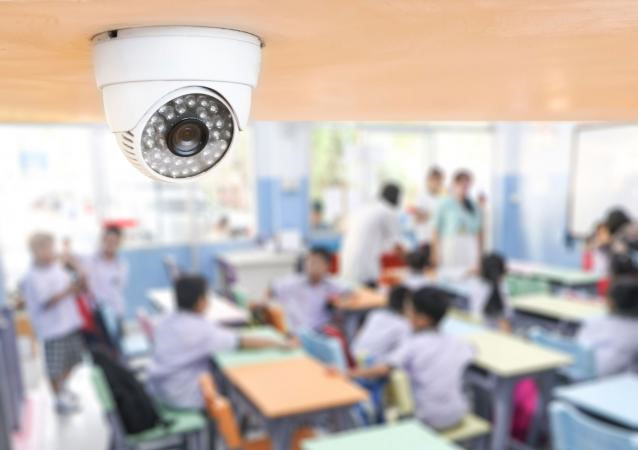 Cứ lắp camera rồi riết chẳng còn ai dám đứng lớp nữa”-2
