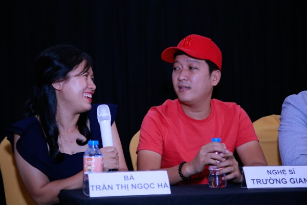 Trường Giang bị soi thường xuyên không đeo nhẫn cưới sau 1 năm kết hôn: Lý do là gì?-1