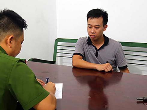 Chồng bị ô tô cán tử vong, vợ nguy kịch sau khi đâm trúng chó chạy qua đường-2