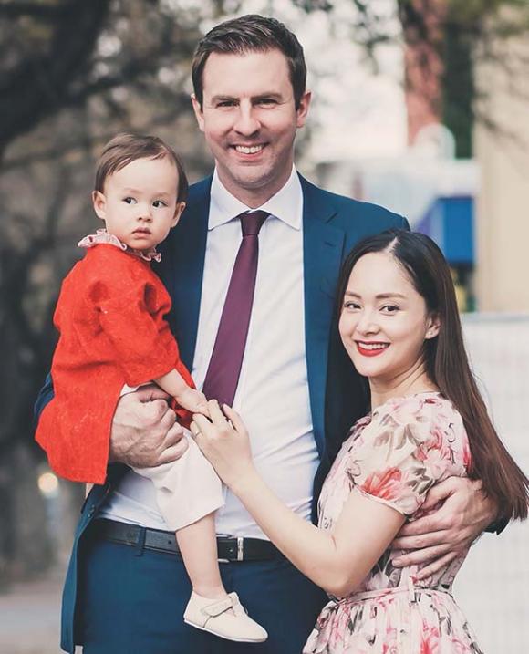 Dự đám cưới em họ ở Úc, Lan Phương cùng con gái khoe sắc rực rỡ-3