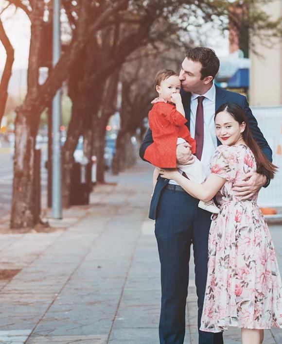 Dự đám cưới em họ ở Úc, Lan Phương cùng con gái khoe sắc rực rỡ-4