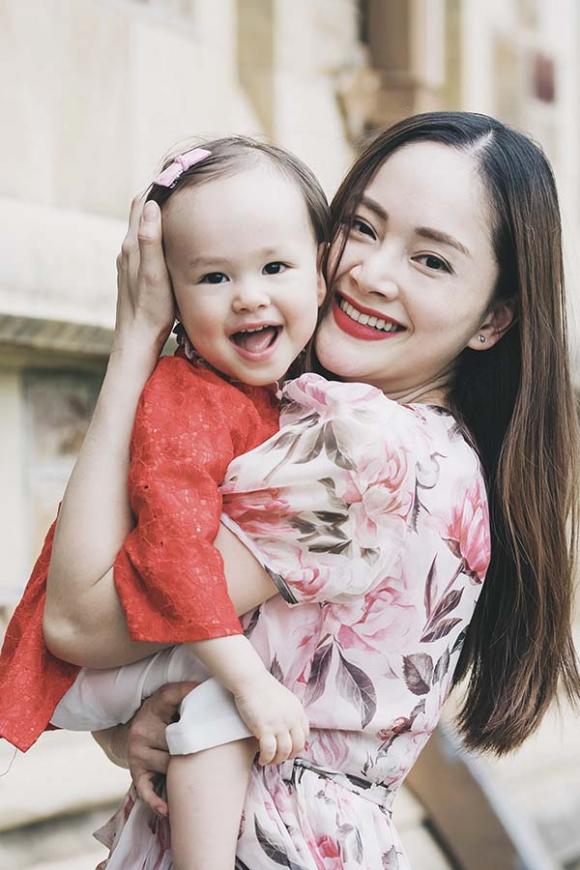 Dự đám cưới em họ ở Úc, Lan Phương cùng con gái khoe sắc rực rỡ-7