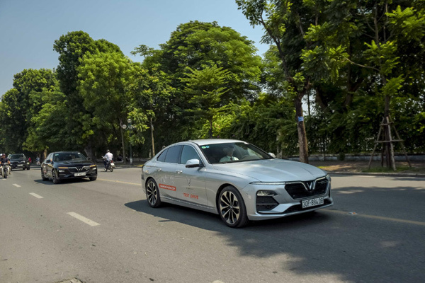 Bán hàng ‘kiểu VinFast’ - mua càng sớm càng lợi, nhận mãi không hết quà-3