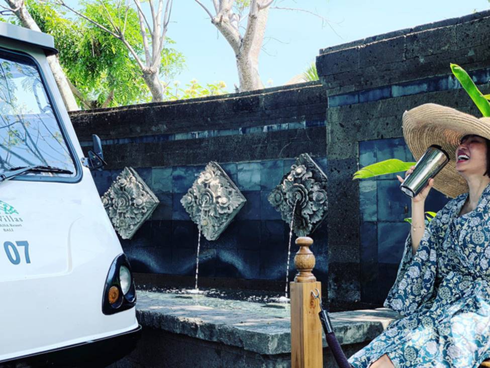 Minh Nhựa sang Bali để kỉ niệm ngày cưới, dân tình cười lăn vì lối chụp ảnh như một trò đùa của vị đại gia dành cho cô vợ hai thích sống ảo-3