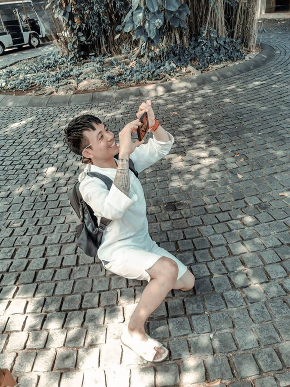 Minh Nhựa sang Bali để kỉ niệm ngày cưới, dân tình cười lăn vì lối chụp ảnh như một trò đùa của vị đại gia dành cho cô vợ hai thích sống ảo-4