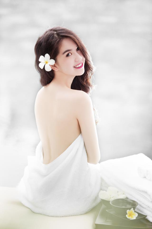 Ngắm ảnh thời thơ ấu của Ngọc Trinh-8