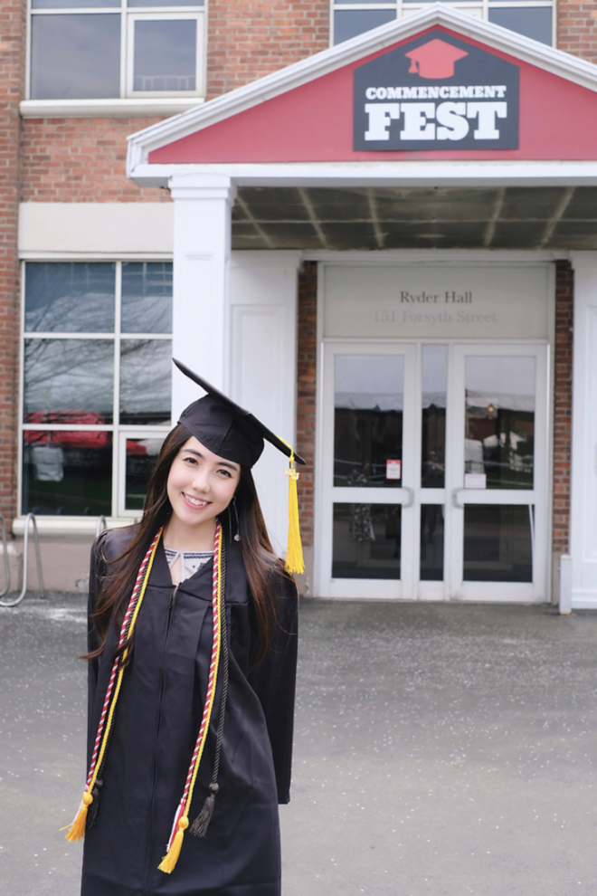 Loạt hotgirl học giỏi nức tiếng: Người từ thủ khoa ĐH đến gây xôn xao vì bảng điểm toàn 4, 5; người nhận học bổng du học-14