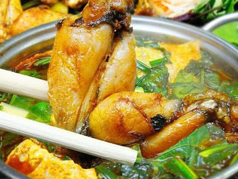 Giật mình set lẩu toàn hải sản tươi giá chỉ 50 ngàn trên vỉa hè-4