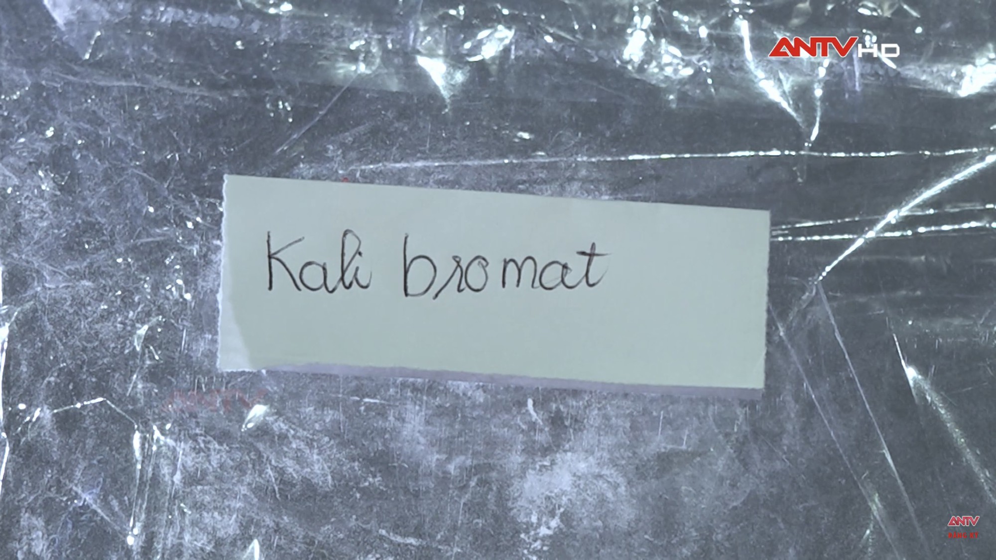 Chuyên gia rùng mình với loại bánh mì nóng giòn được tẩm hóa chất lạ” để nở to, chín nhanh hơn: Ăn nhiều cẩn thận biến đổi gen, mắc ung thư-8