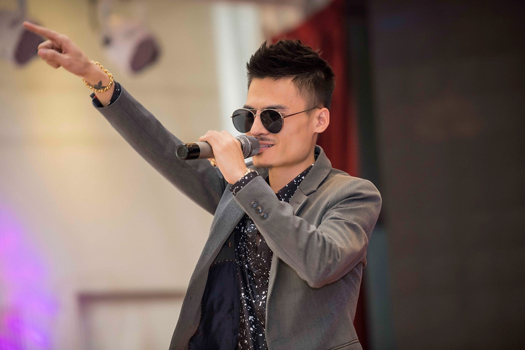 Vì sao những hiện tượng cover như Hoa Vinh thường sớm nở tối tàn?-5