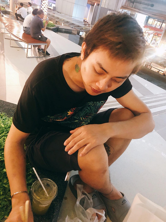 Vừa lấy lại vẻ phong độ chưa bao lâu, Hoài Lâm lại gây ngỡ ngàng với hình ảnh đời thường xuề xoà quá mức-1