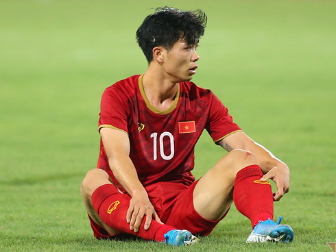 Công Phượng ngại ngùng vì phải trả lời phải phỏng vấn mà quên chưa... cạo râu-2