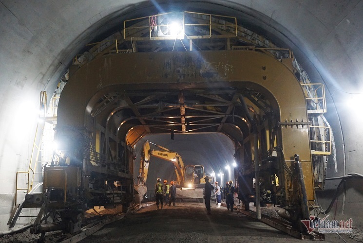 Chui vào hầm đường bộ hơn 7.200 tỷ, dài nhất Đông Nam Á-8