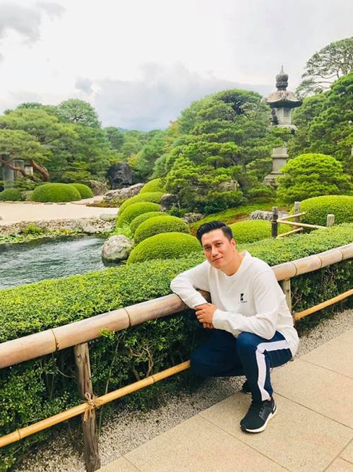 Diện mạo chưa hoàn hảo, nhưng gout thời trang của Việt Anh đáng để chị em tham khảo cho chồng-1