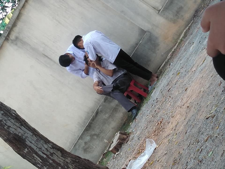 Học sinh quên mang giày thể dục, thầy giáo trường người ta đưa ra cách trừng phạt và cái kết khiến cả lớp cười sái quái hàm-3