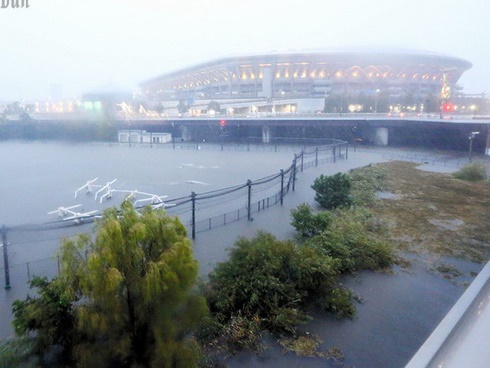 Siêu bão Hagibis chính thức đổ bộ vào Nhật Bản, khiến ít nhất 1 người chết, 33 người bị thương, dự kiến xả đập khiến nguy cơ lũ lụt trên diện rộng-4