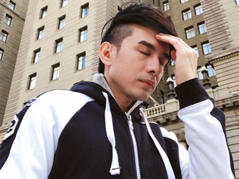 Ca sĩ Đoan Trường: Ở nhà trị giá 2000 cây vàng nhưng vẫn chạy xe máy cà tàng, mặc áo thun chợ-8