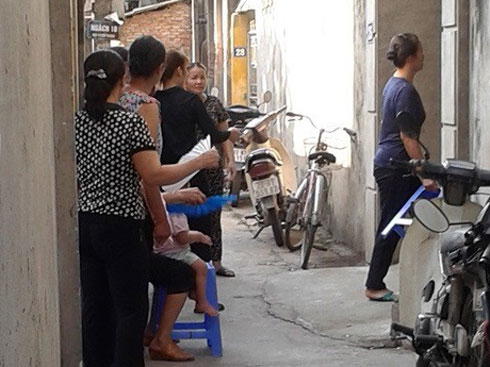 Cụ ông tử vong dưới mương nước có nhiều vết thương trên người-2