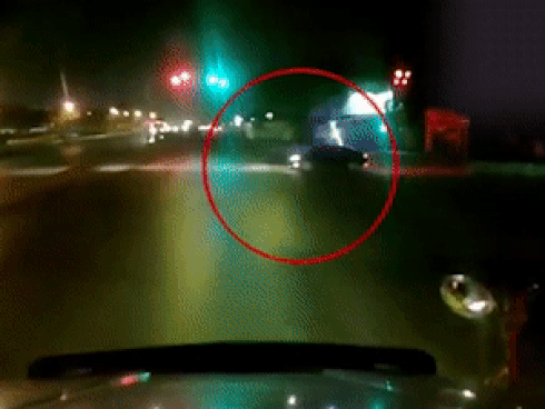 Cảnh sát một lúc tìm thấy 39 thi thể trong xe container, tài xế lập tức bị bắt giữ vì tình nghi là hung thủ giết người hàng loạt-5