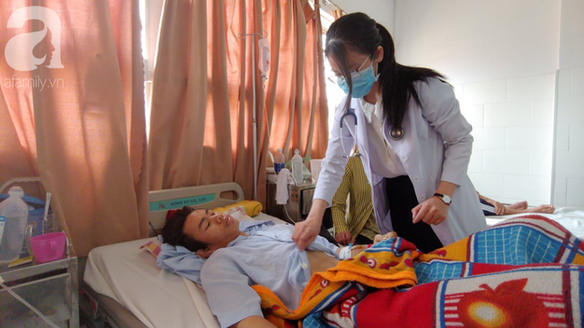 Bế tắc vì cảnh nghèo, con trai uống thuốc trừ sâu tự tử khiến người mẹ rụng rời tìm tiền cứu chữa-4