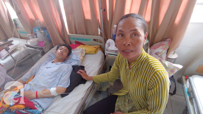 Bế tắc vì cảnh nghèo, con trai uống thuốc trừ sâu tự tử khiến người mẹ rụng rời tìm tiền cứu chữa-1