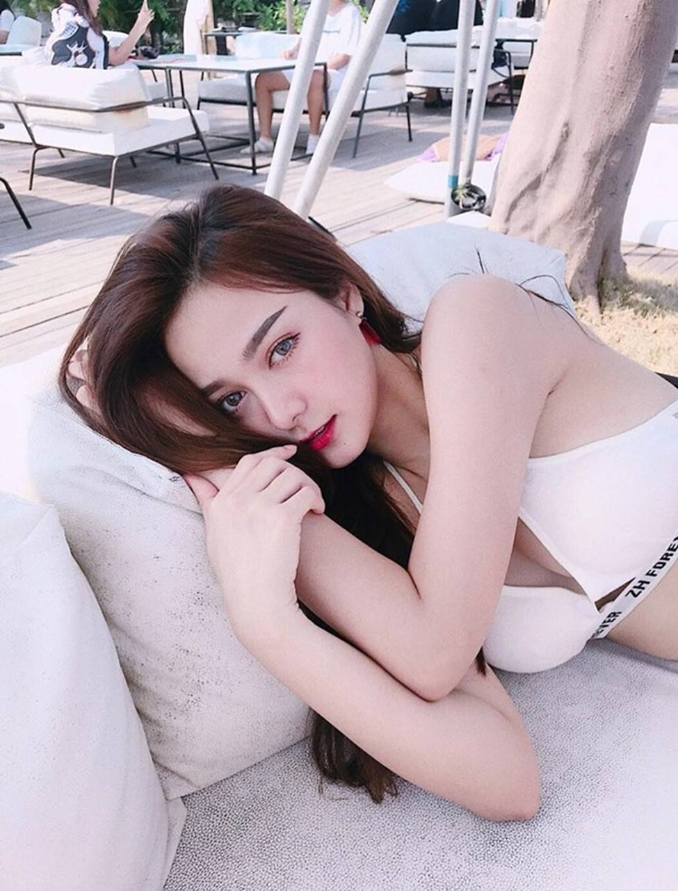 Rơi mác ngoan khi không mặc đồng phục nữ sinh, hot girl Thái Lan gợi cảm tột bậc-7