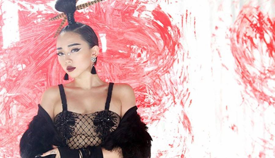 Tóc Tiên diện áo hở ngực khoe vòng 1 hút mắt-7